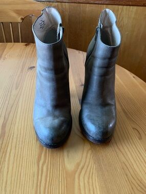 Women’s Grey Leather Ankle Boots with Side Zipper